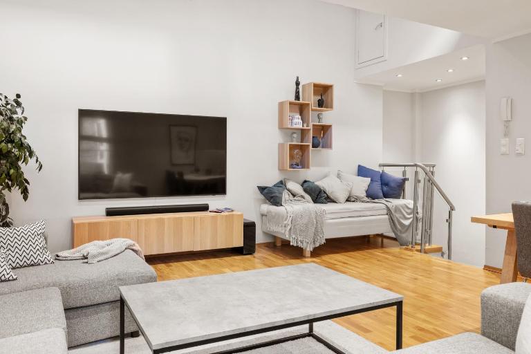 12-Guest Apartment - Self Check-In - Large Smart TV - Central - B&B Bergen