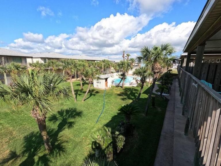 Cast-A-Waves - B&B Port Aransas