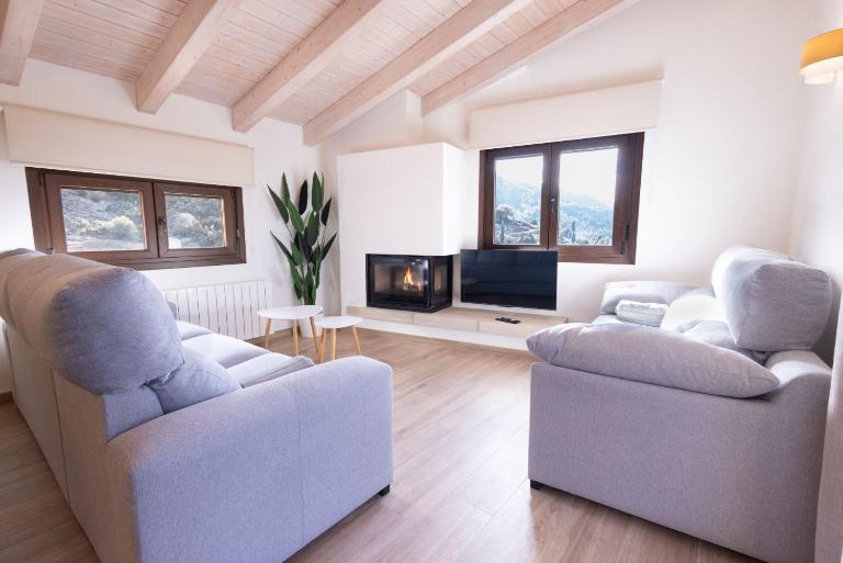 El sueño del Búho 4. Ático con chimenea y terraza. - B&B Beseit / Beceite