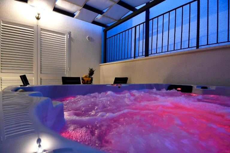 Modern Jacuzzi Apartment Minnie - B&B Dubrovnik