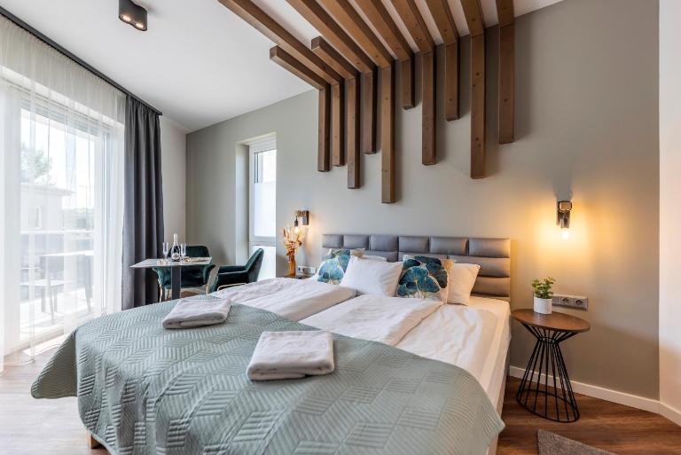 Amadé Apartmanok 1 with free parking - B&B Győr