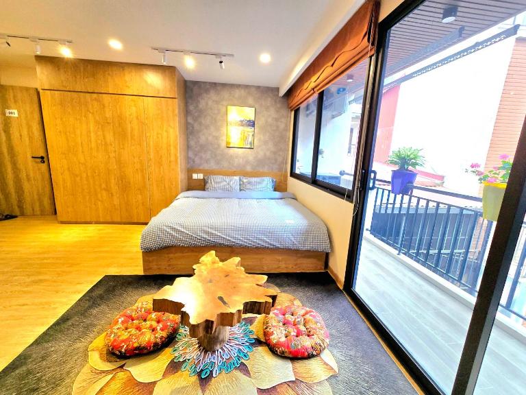 The Shilla Apartment - Bed and Breakfast Hanoi