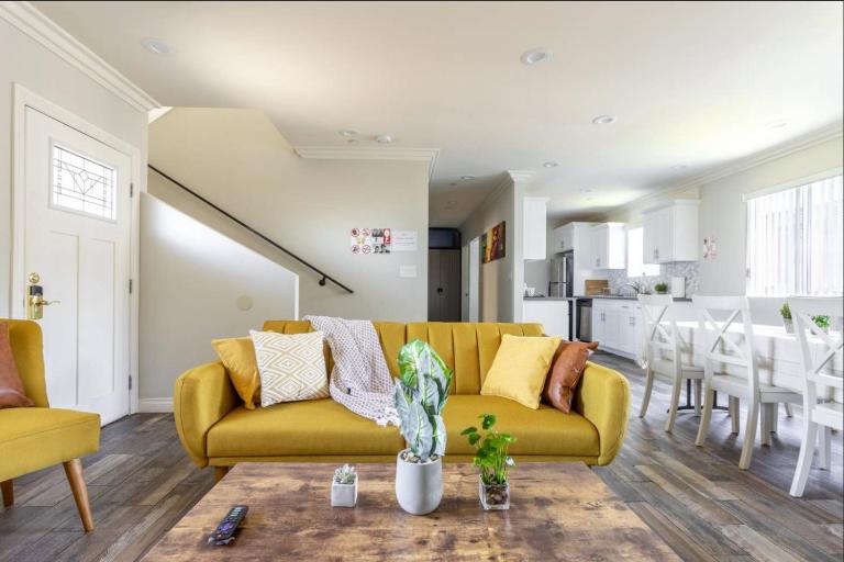 Cheerful 5BR house with parking near USC - Ferienwohnung Los Angeles