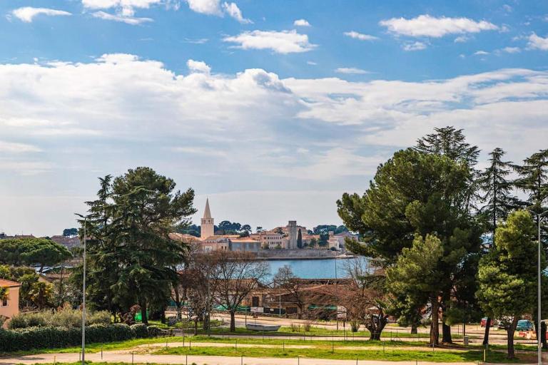 Sea & City view apartment for five persons - Ferienwohnung Poreč