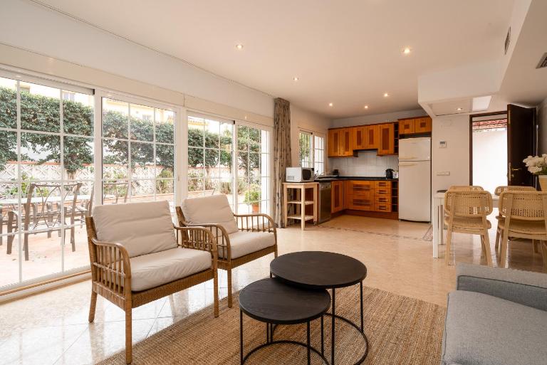 Charming two bedroom house close to the sea - B&B Marbella