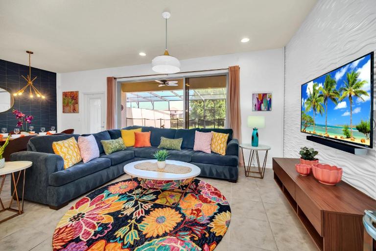 Oasis with Heated Pool Marvel and Nemo rooms Near Disney - B&B Kissimmee