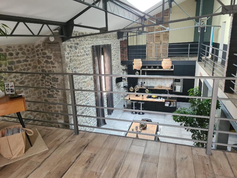 Grand loft avec Piscine aux Portes des Cévennes - B&B Cendras