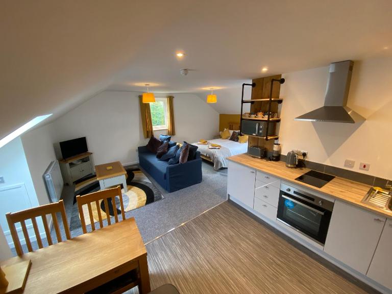 Modern studio apartment set beneath the black mountains A stones throw from the offas dyke path - Bed and Breakfast Clodock