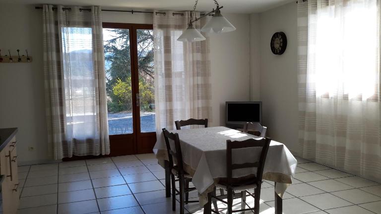 Appartement à la campagne - Bed and Breakfast Le Vieil Aiglun
