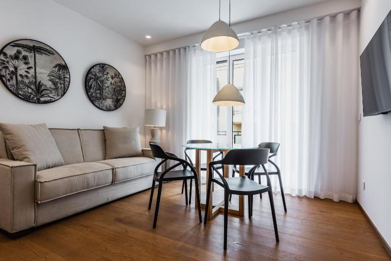 Ferrini Home - Riso 74 - B&B Catania