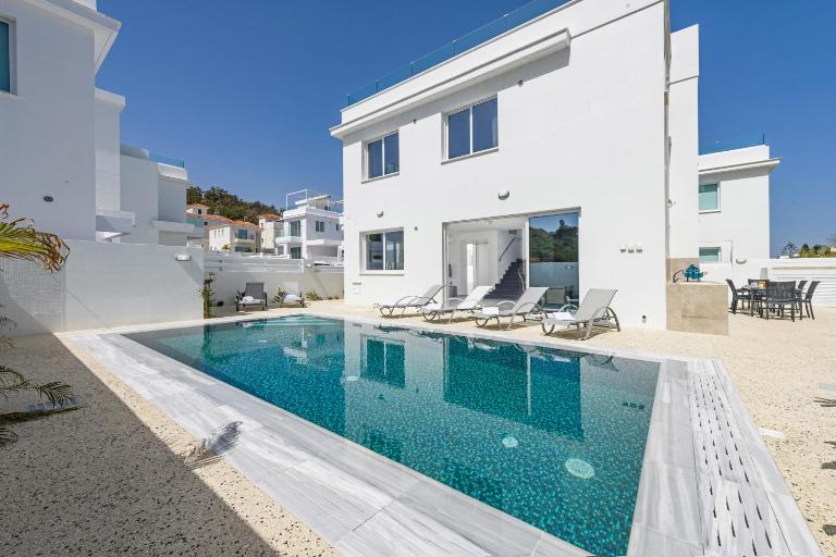 Green Bay Villa #15 - Chambres d'hôtes Protaras