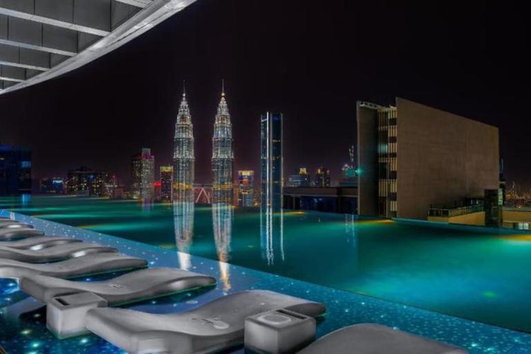 NEW! Eaton Infinity SKY POOL KLCC view Pavilion - B&B Kuala Lumpur