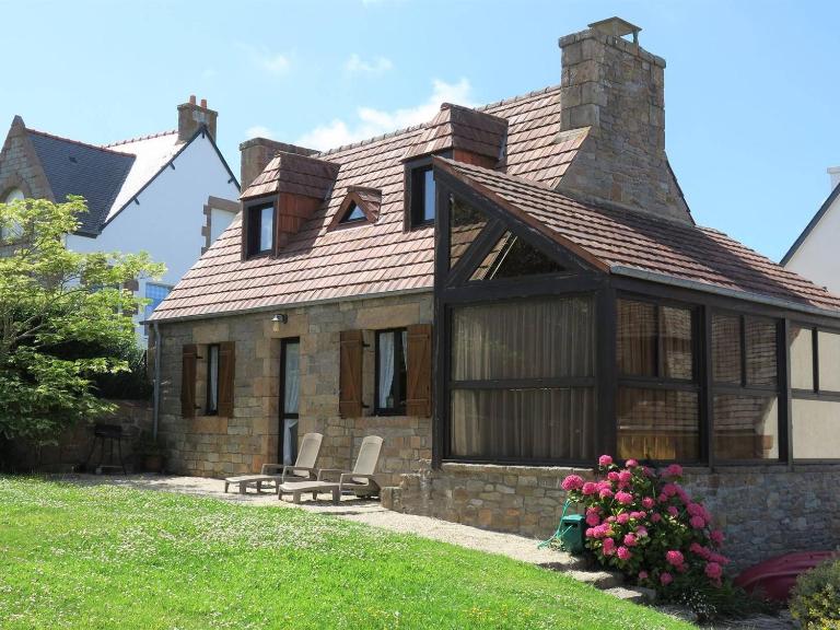 Maison bretonne avec jardin à 50m de la baie Ste Anne - FR-1-368-252 - B&B Trégastel