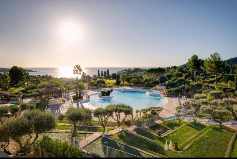 Cap ESTEREL Village , AGAY 4prs Climatisé-WIFI-Parking INCLUS - Ferienwohnung Saint-Raphaël