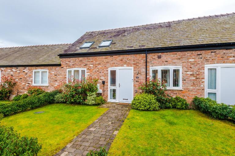 Number 21: A Breathtaking Chester Cottage with Parking - Ferienwohnung Mollington