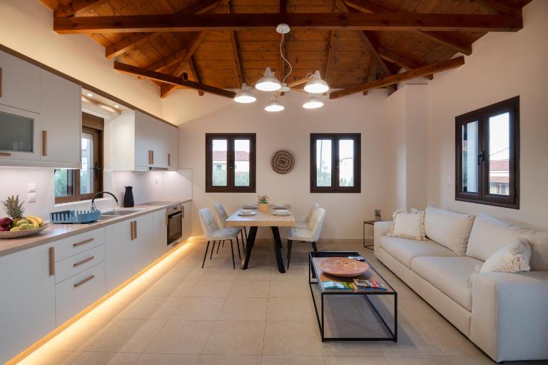 Stoupa Harmony Suites - Two Bedroom Apartment - B&B Stoúpa