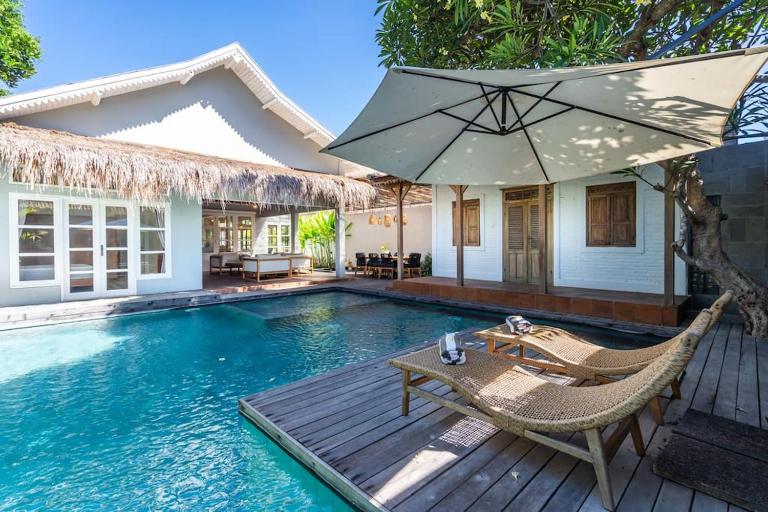 Private 5 Bedroom Spacious Villa Close to Sanur Beach - B&B Kelurahan Sanur