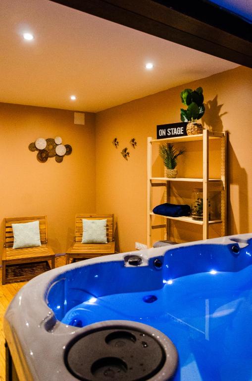 Gîte SPA de la Hardt - Jacuzzi intérieur privé - Chambres d'hôtes Hirtzfelden