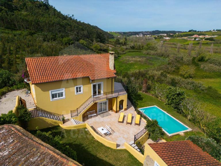 Villa Safarujo by AcasaDasCasas - B&B Mafra