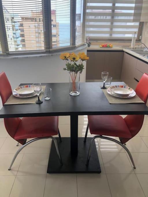 Cozy 1-Bedroom flat, beachside - B&B Durrës