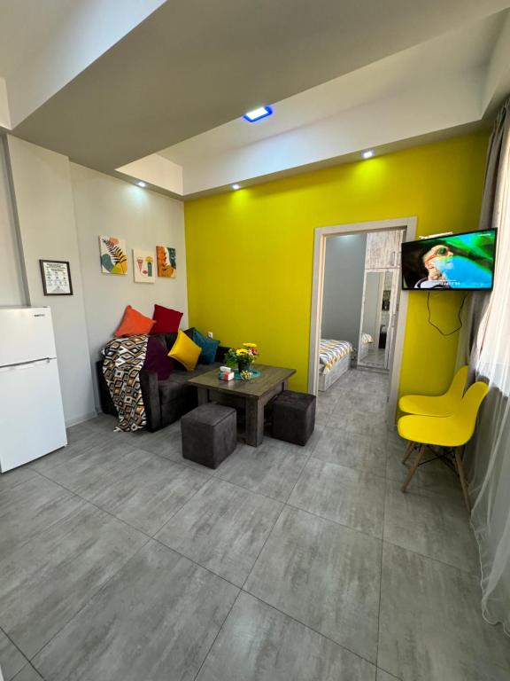 Comfy Apartment with a Spacious Balcony Self Check In - Ferienwohnung Jerewan
