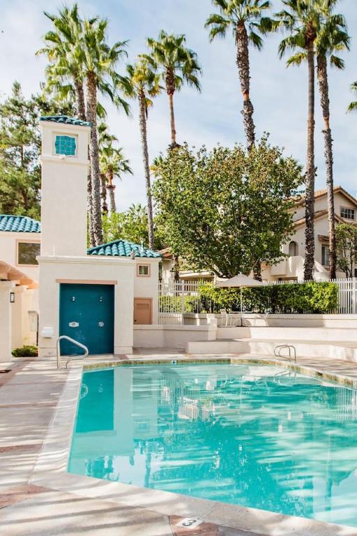 Glamorous Regal Design Home with Private Patio and Garage - Ferienwohnung Laguna Hills