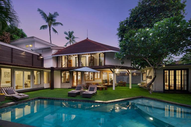Best Location 7 Bed, 7,5 Bath Pool Villa, near beach - Chambres d'hôtes Kuta