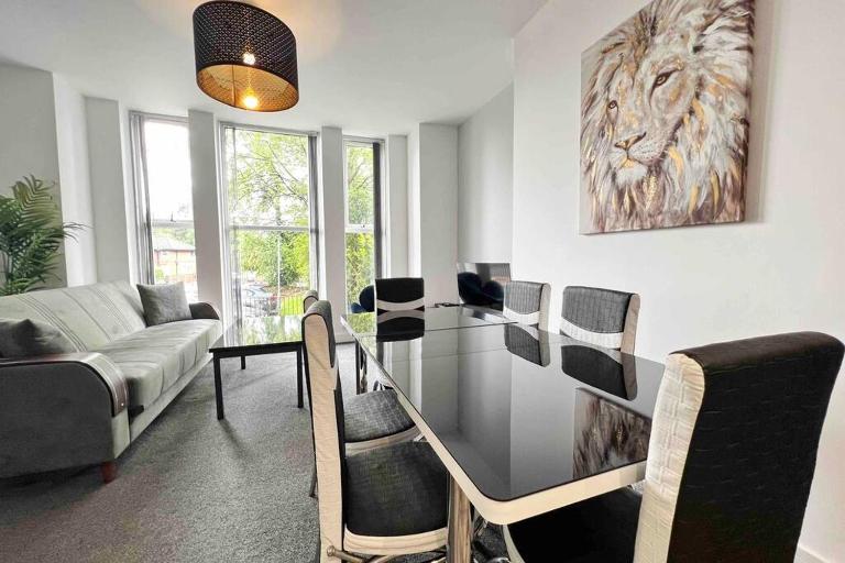 FREE PARKING - Cosy 2-BR Flat near Salford Royal - B&B Manchester