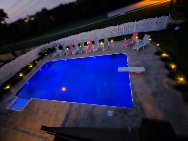 Spacious Pool House with tons of amenities! - Chambres d'hôtes Omaha