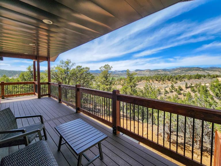 Deer Ridge Casita: Private Retreat Hot Tub & Views - B&B Orderville