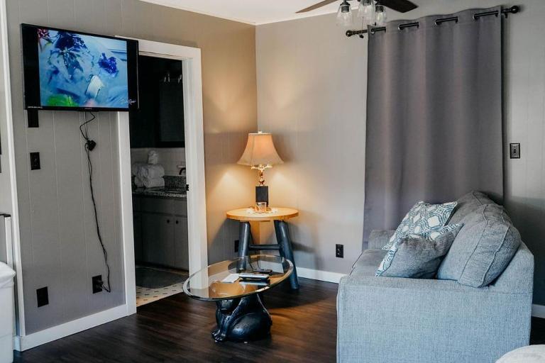 DMR Studio 3 - Bed and Breakfast Gatlinburg