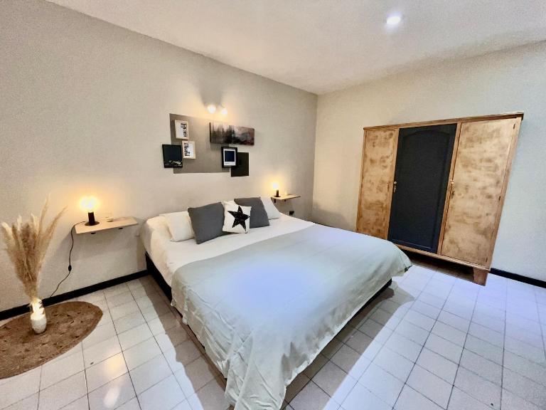 Departamento España a 3 cuadras plaza independencia Mendoza - B&B Mendoza