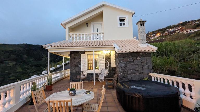 Levada Nova House - B&B Ponta do Sol