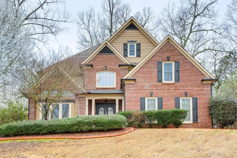 Modern Stone Mountain Home w/ Spacious Deck, Grill - B&B Stone Mountain
