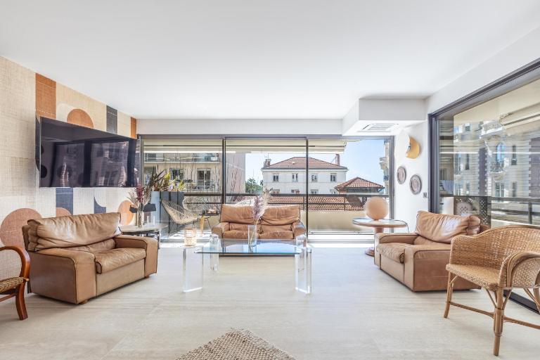 LB Vacation Rentals I A short Stroll to Palais, Beach, Terrace & Seaview - Ferienwohnung Cannes