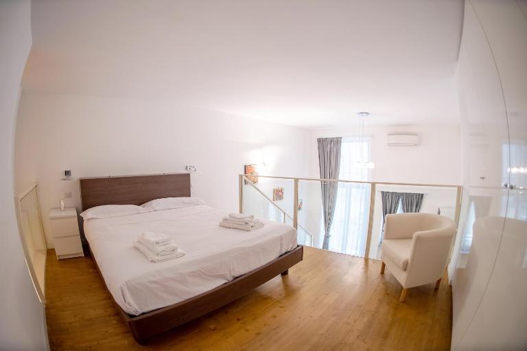 ANGEL WHITE LOFT SALERNO - Ferienwohnung Salern