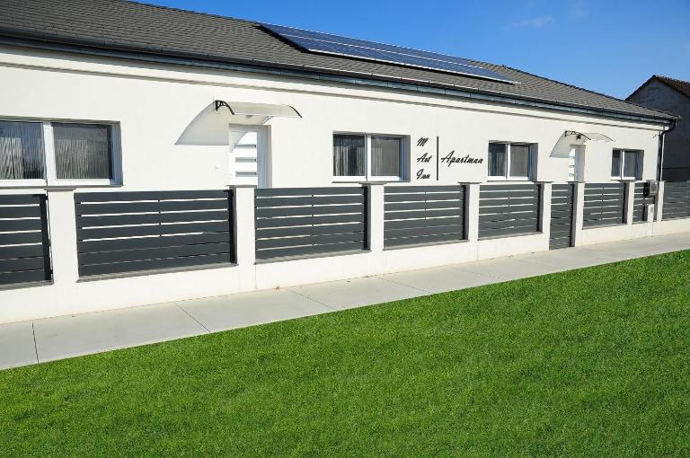 M Art Inn Apartman - B&B Soltvadkert