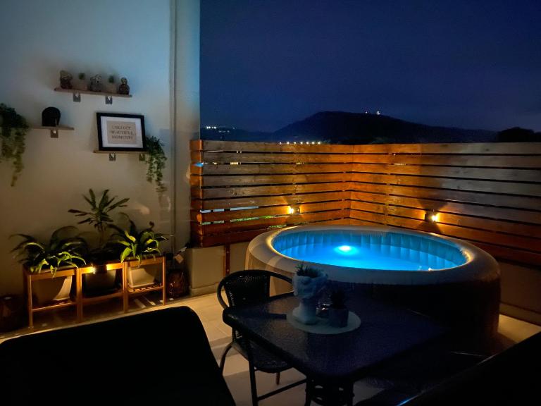 Marvinas seaside apartments, GAIA apartment & HYDOR jacuzzi apartment - Bed and Breakfast Kremastí