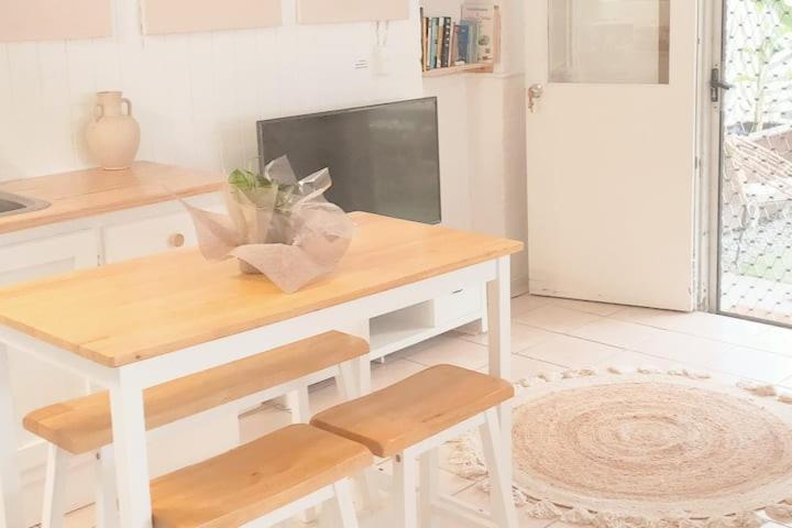 Entire Guest Suite - beach is 1 and half km - Pets Welcome - B&B Gold Coast