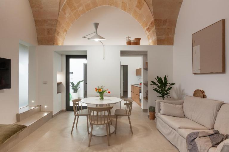 CASA SHIROCCO Piscina Interna Privata ad Uso Esclusivo a pochi minuti dal mare nel cuore del Salento - B&B Ruffano