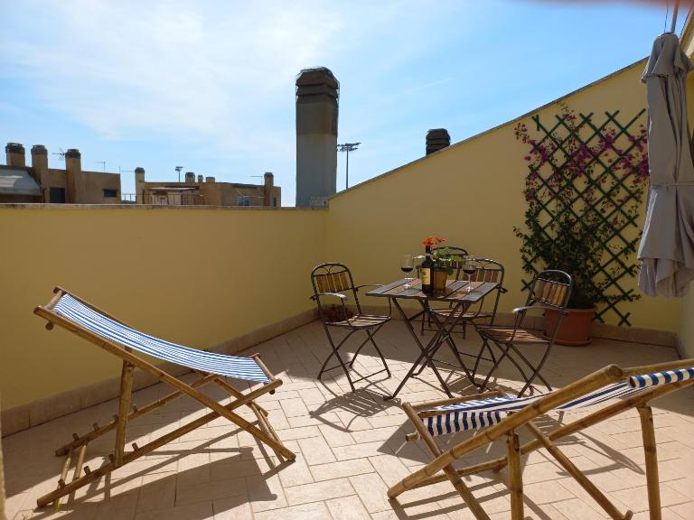 Attico Tra Cielo e Mare con terrazzo panoramico - B&B Lido di Ostia