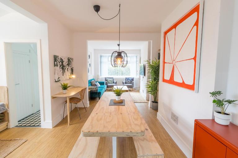 Contractor Base Newport 3 Bed Van Parking Sleeps 5 - B&B Newport