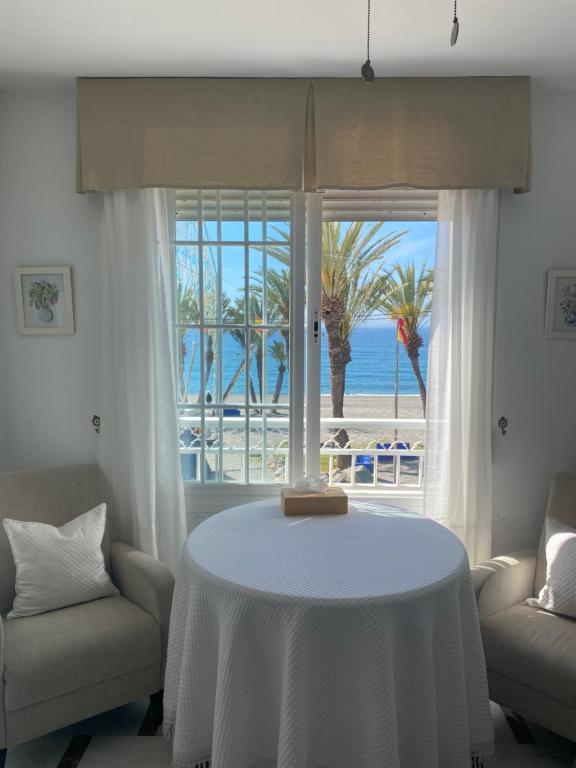 Apartamento en Primera Linea - Ferienwohnung La Herradura
