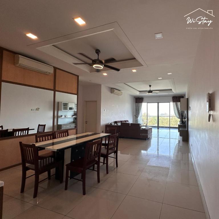WiStay - NEW COZY 3 BEDROOM APARTMENT AT IMAGO The LOFT B "Seaview and Golf course view" - Bed and Breakfast Kota Kinabalu