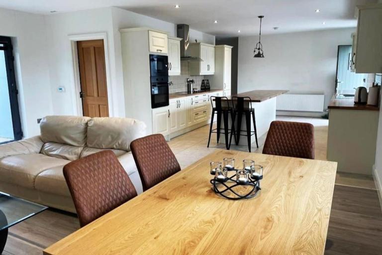 Fossa Retreat - Modern 3 bed house Killarney - B&B Fossa