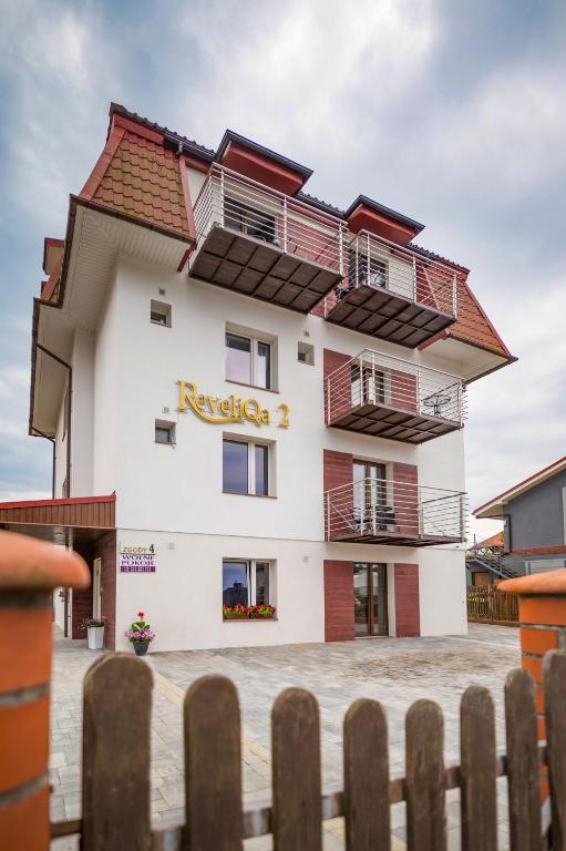 ReveliQa2 - pokoje gościnne i apartamenty - B&B Pobierowo