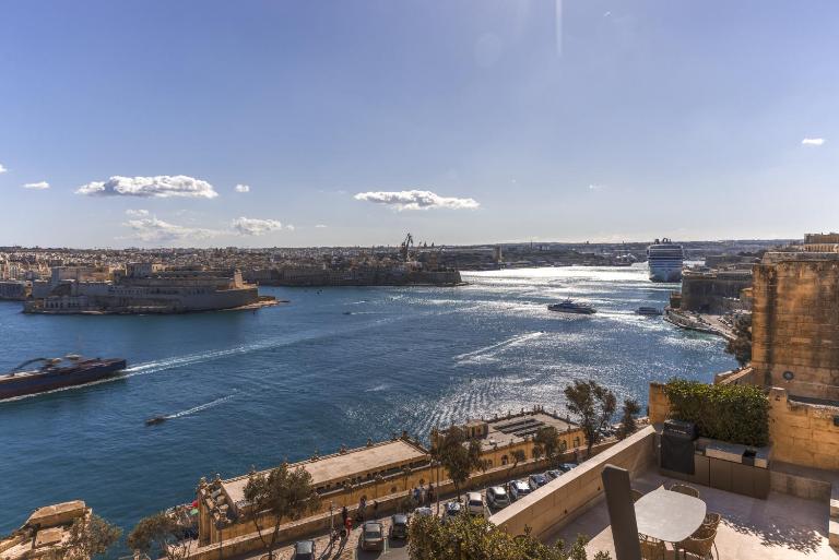 HARBOUR VIEW - Large 2BR Apartment - B&B Valletta