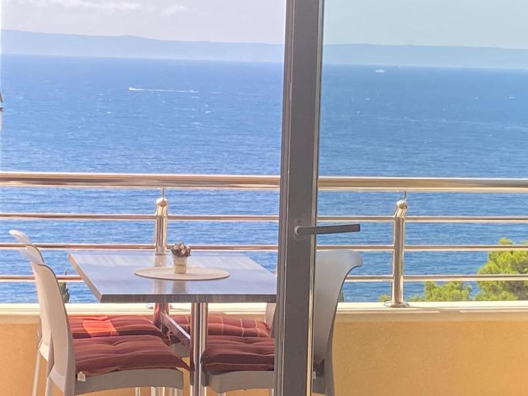 Apartman Royal Lara - Ferienwohnung Baška Voda