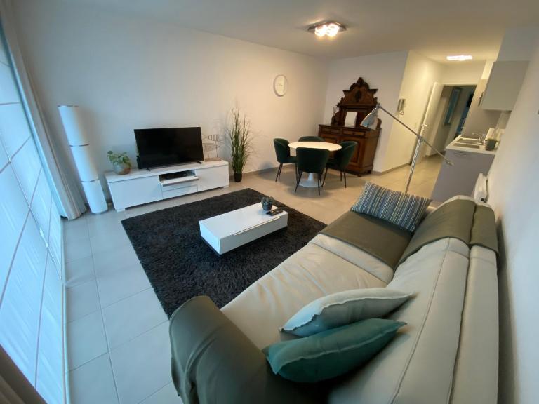 Gezellig modern appartement met optie garagebox en in de buurt van strand, winkels en restaurants - Chambres d'hôtes Ostende