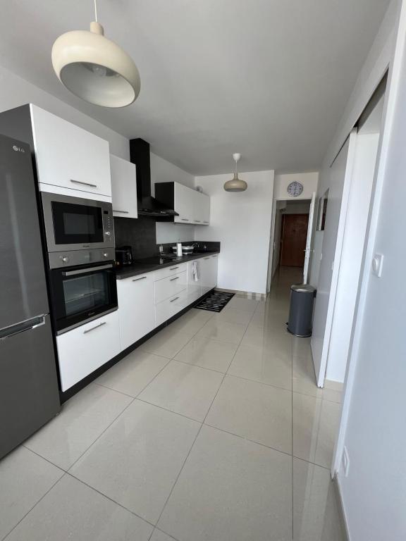 Super 4 Pièces refait à neuf - B&B Villeurbanne